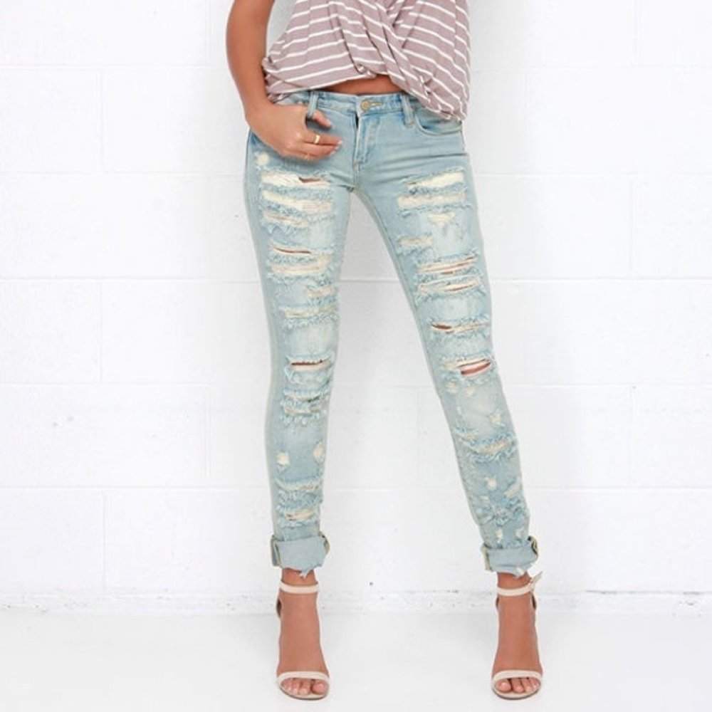 BLANK NYC Wripped Light Wash Jeans